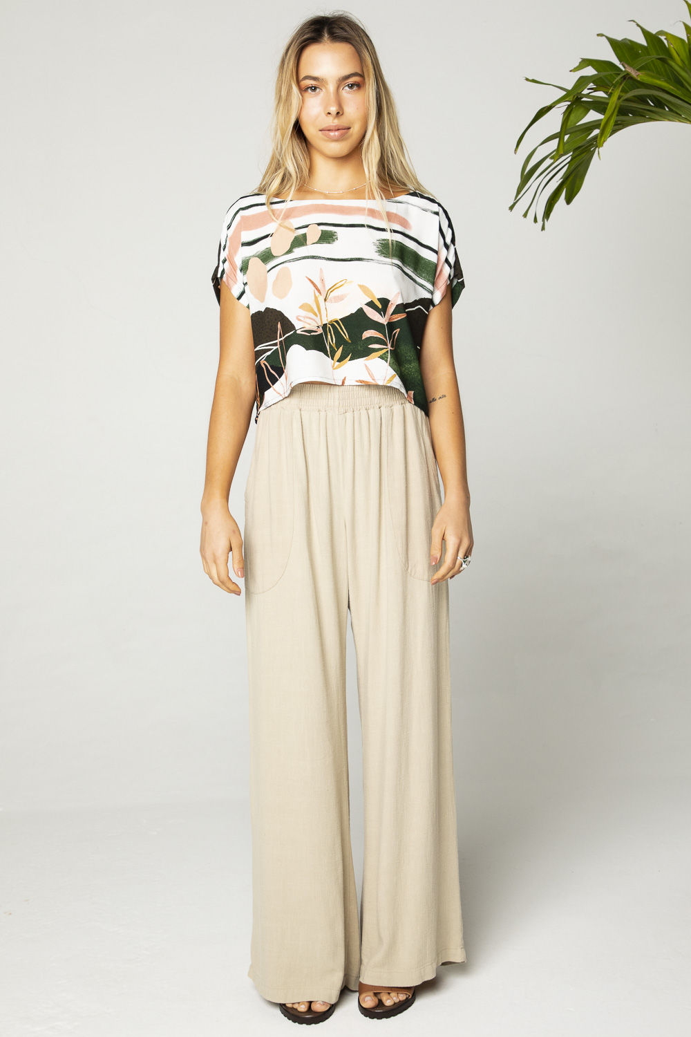 calça de linho pantalona