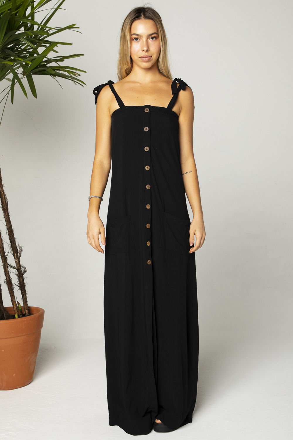 vestido longo com botoes