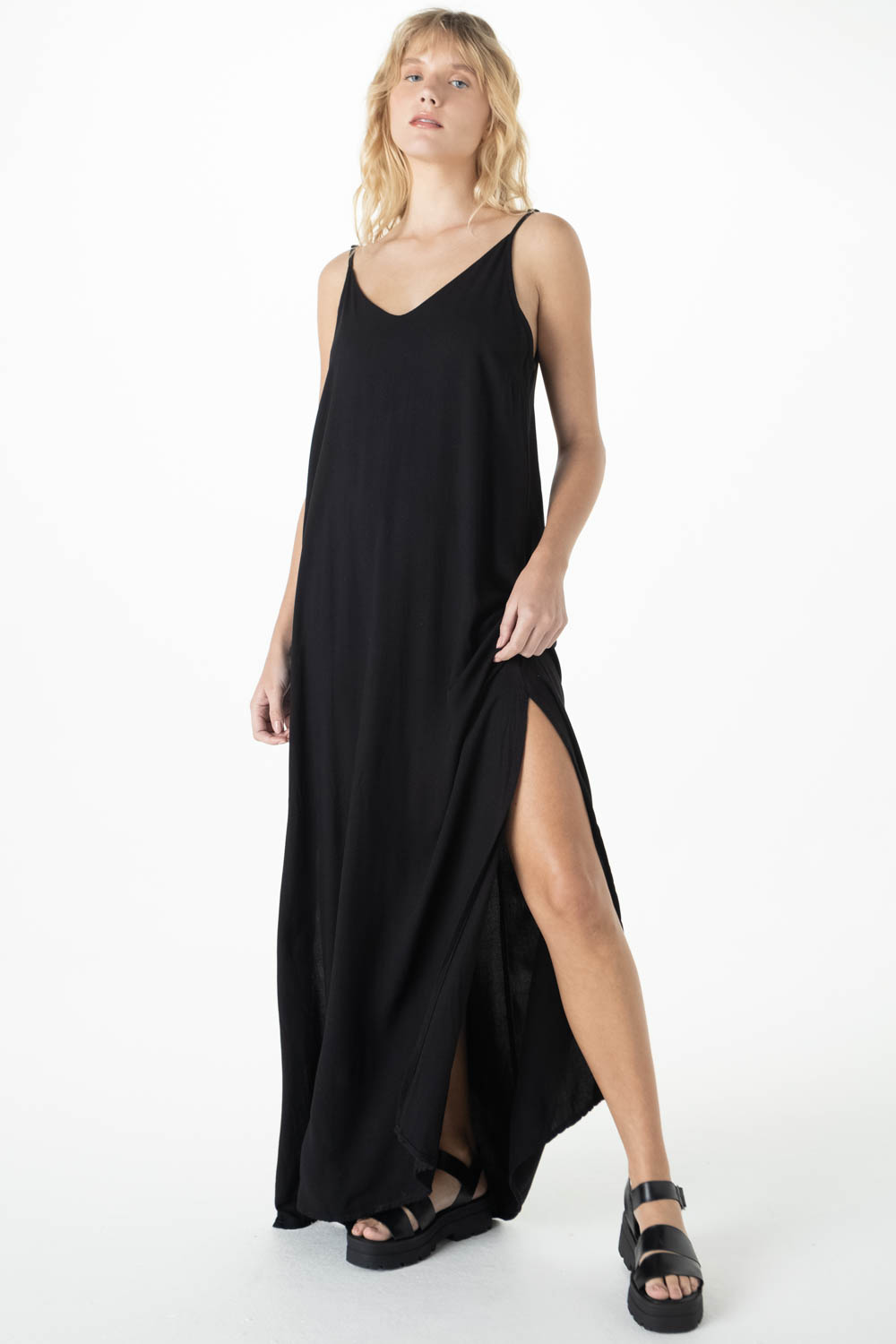 Vestido preto liso best sale longo