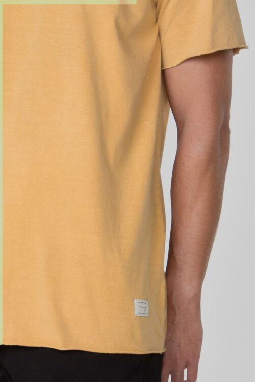 Camiseta Amarela 201FW24203 4
