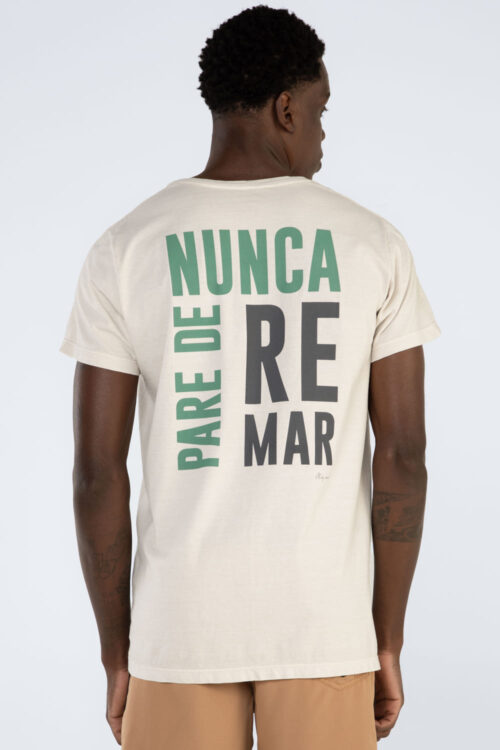 Camiseta Nunca pare de remar
