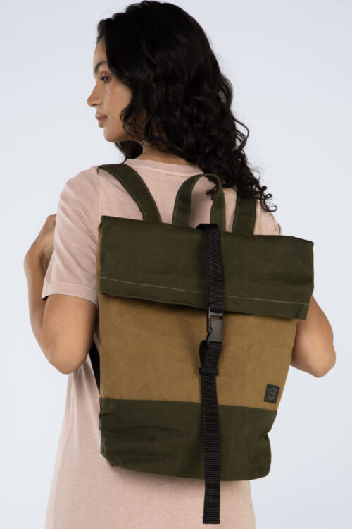 mochila verde 319SS25359 6
