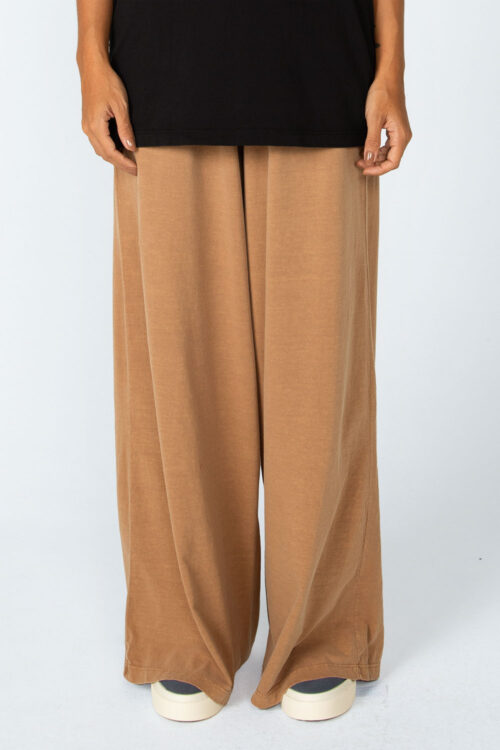 Calça pantalona estonada
