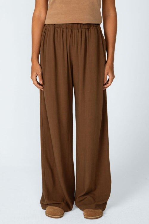 Calça pantalona em linho