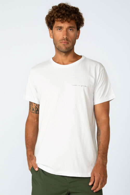 Camiseta Assinatura