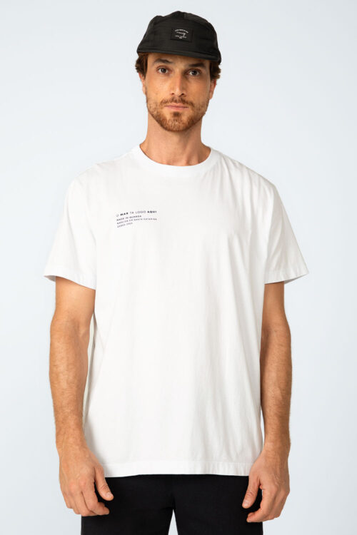 Camiseta oversized O mar ta logo aqui