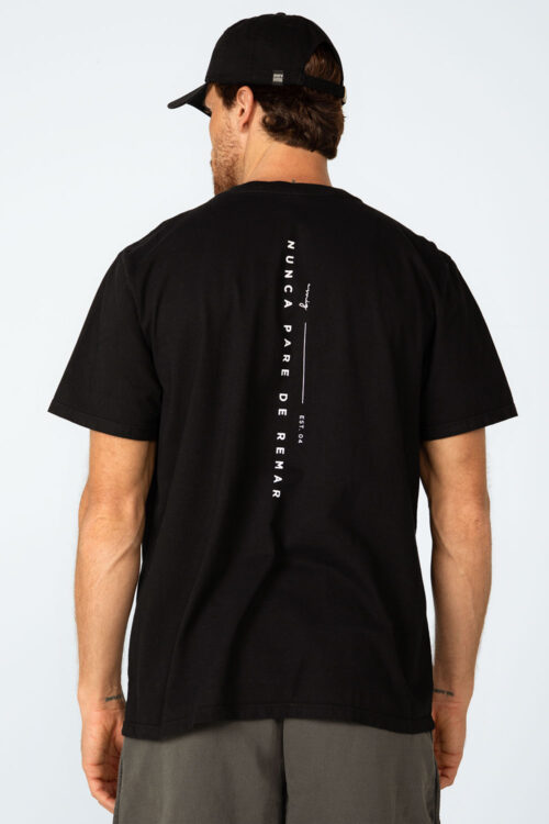 Camiseta oversized Nunca pare de remar
