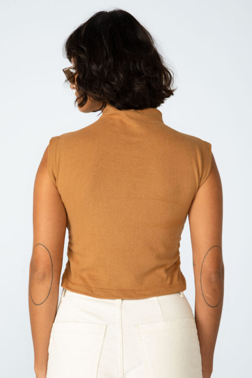 Cropped Camel 103FW25011 4
