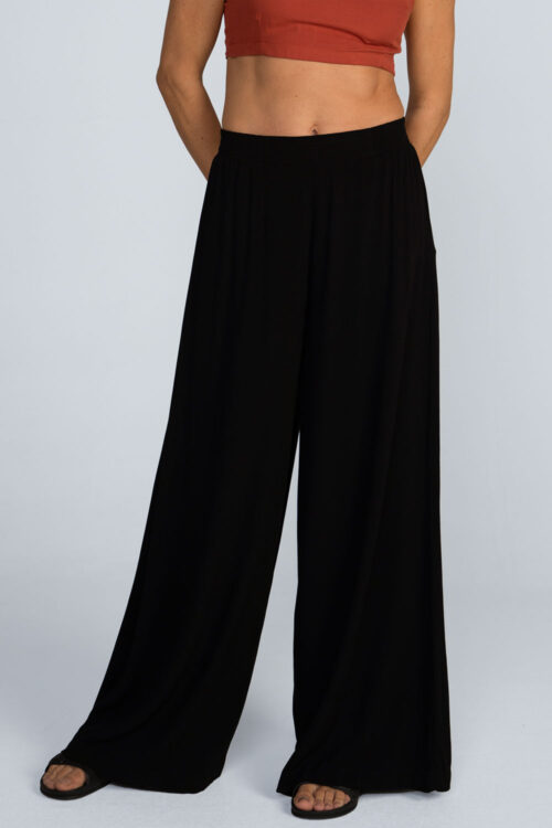 Calça pantalona lisa