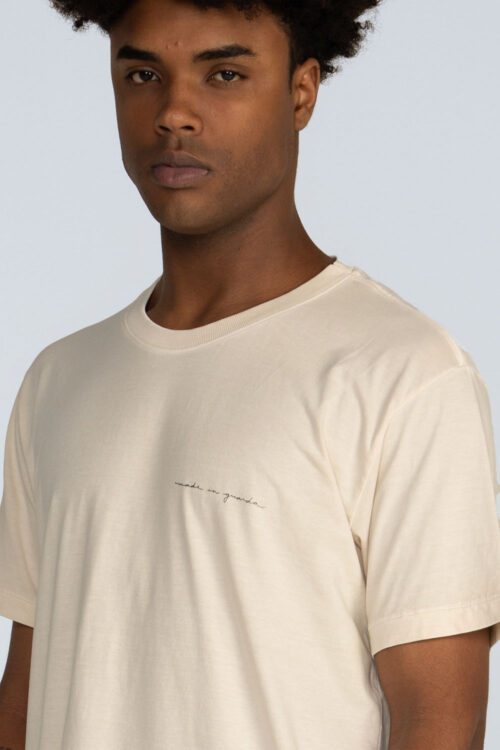Camiseta Assinatura