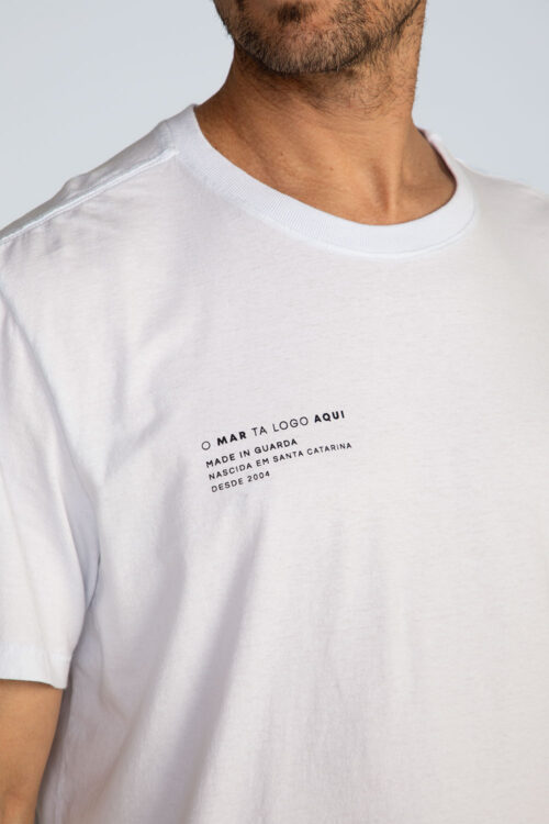 Camiseta oversized O mar ta logo aqui