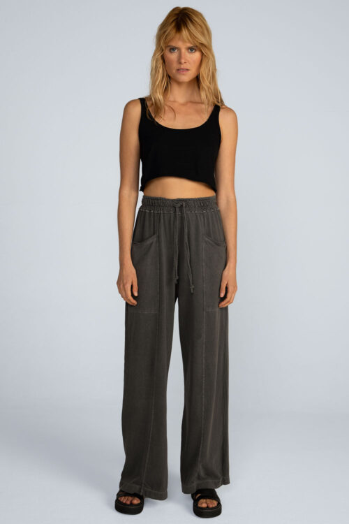 Alternative view of Cropped regata estonada