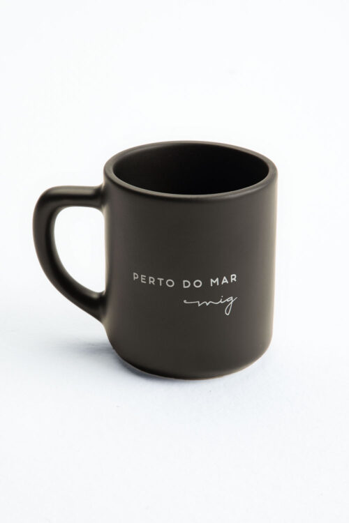 Caneca Perto do mar