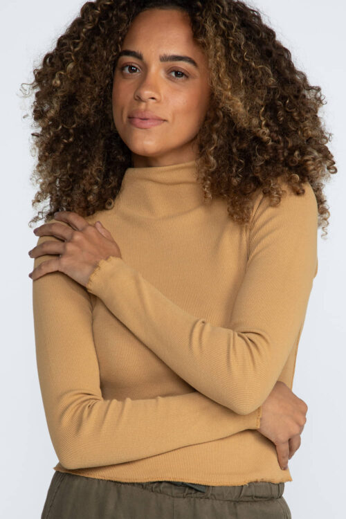 Blusa Camel 105FW26023 3