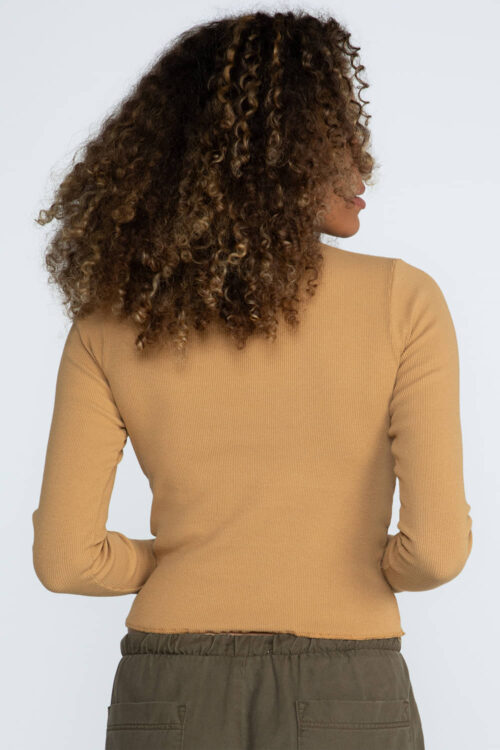 Blusa Camel 105FW26023 4