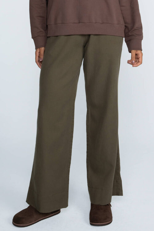 Calça patalona em Liocel