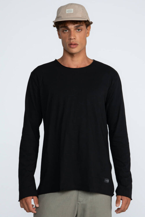 Camiseta manga longa etiqueta