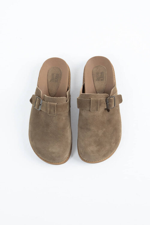 Alternative view of Clog fivela