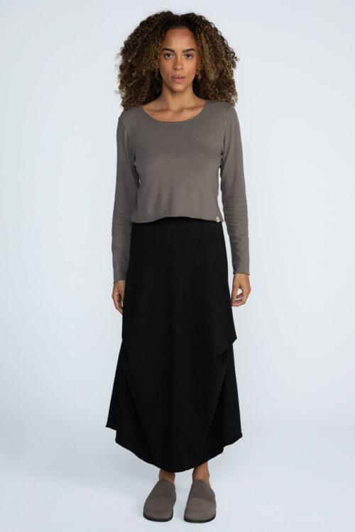 Alternative view of Saia longa botões